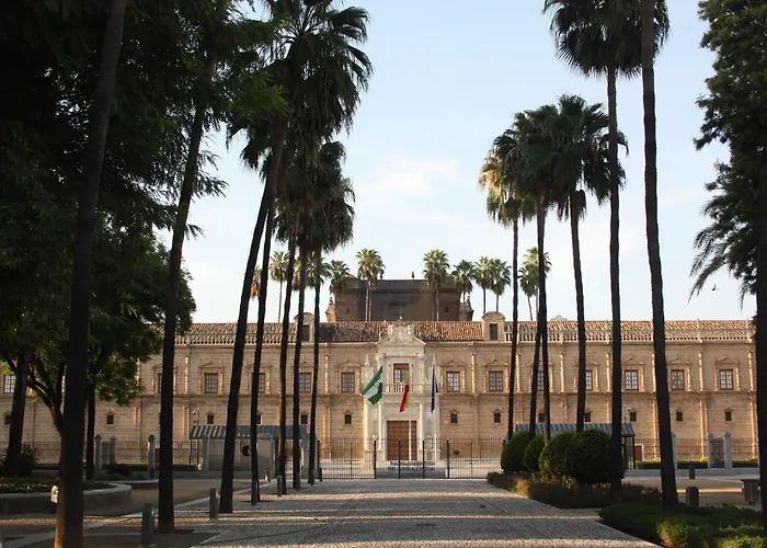 San Luis Downtown & Pool Apartment