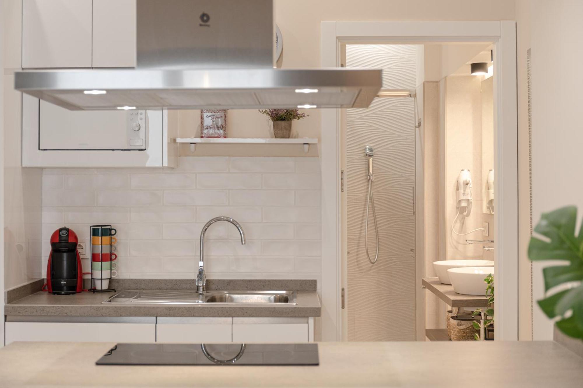 San Luis Downtown & Pool Apartment *