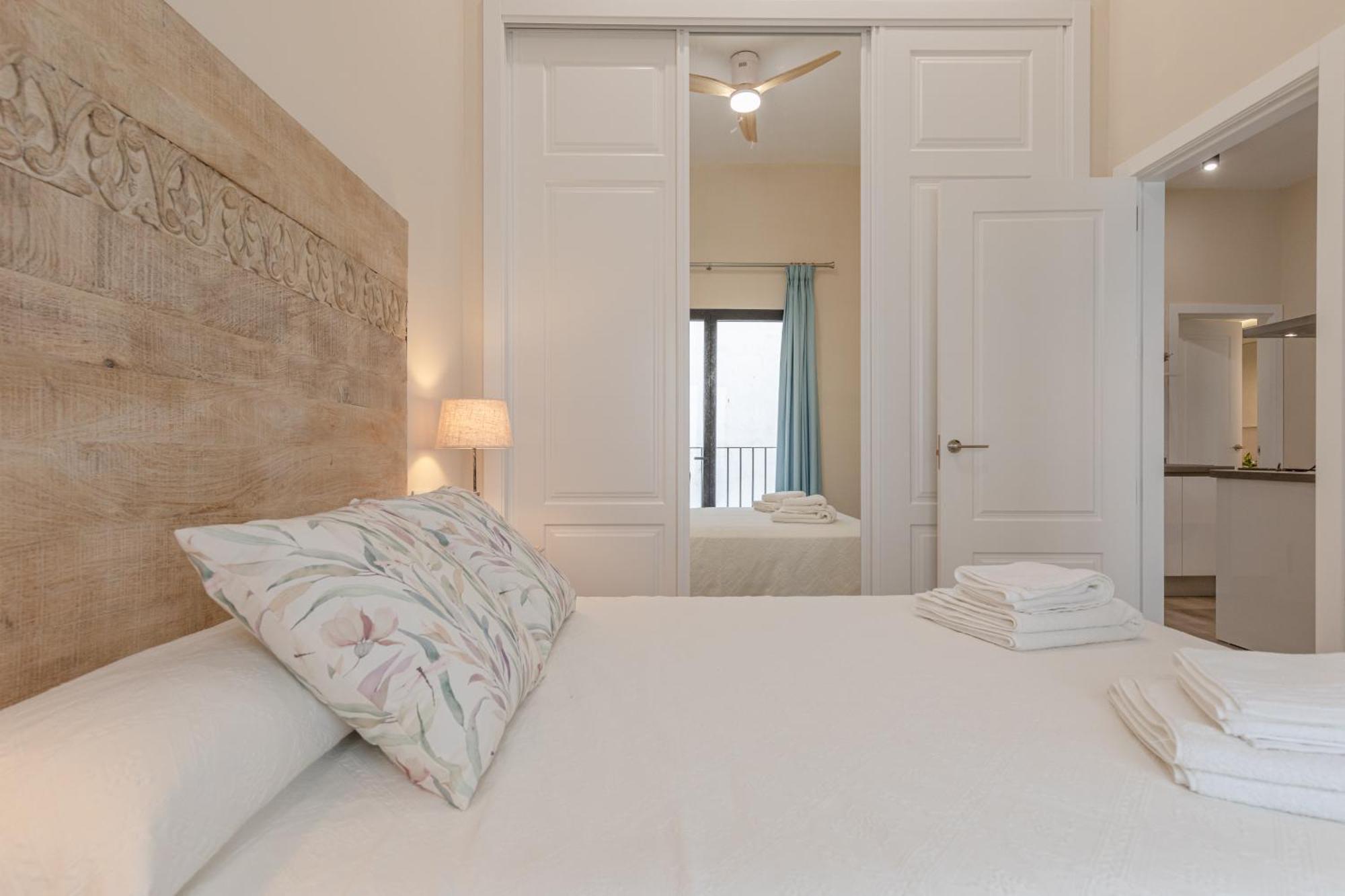 San Luis Downtown & Pool Apartment