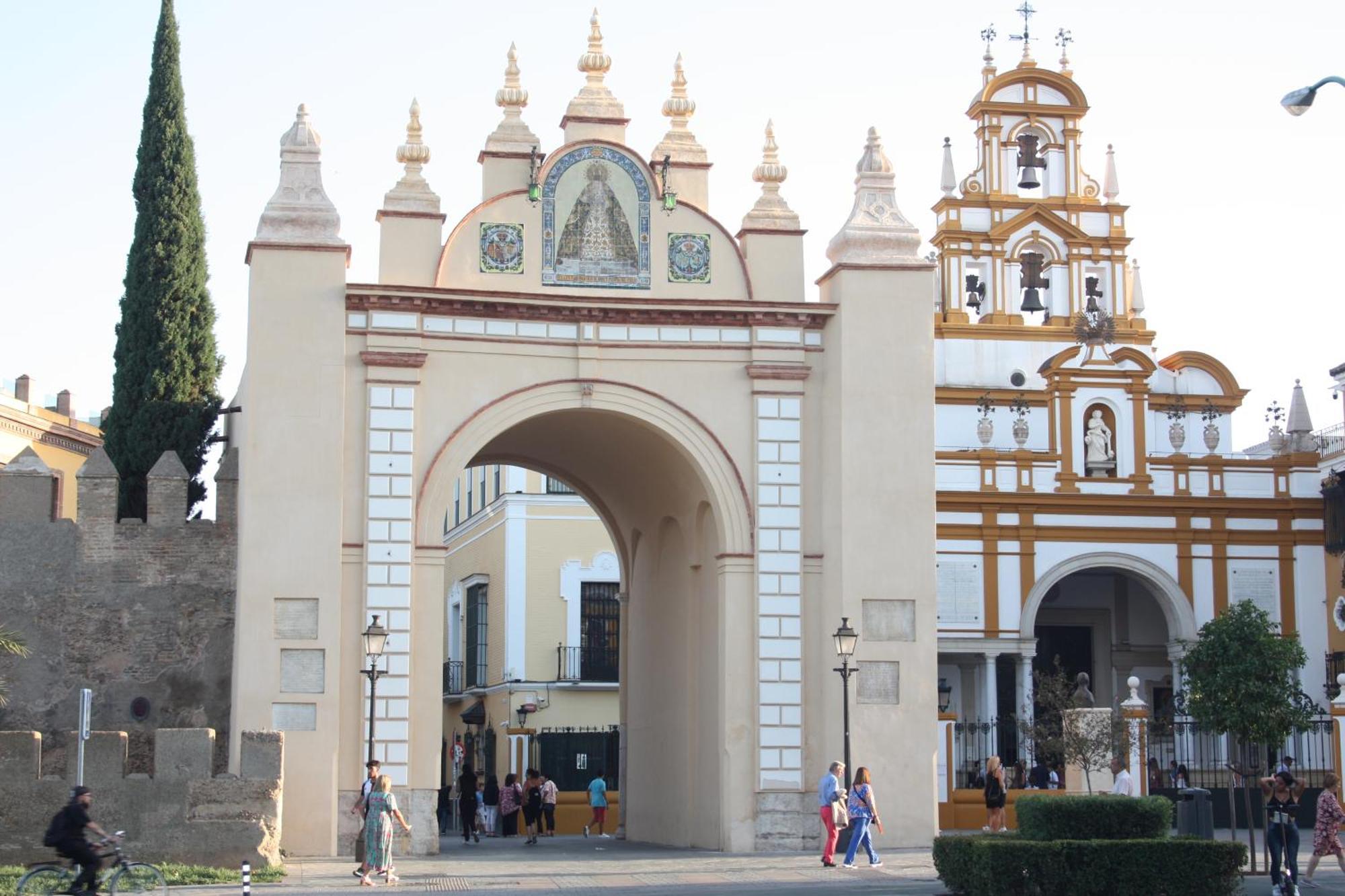 San Luis Downtown & Pool Seville